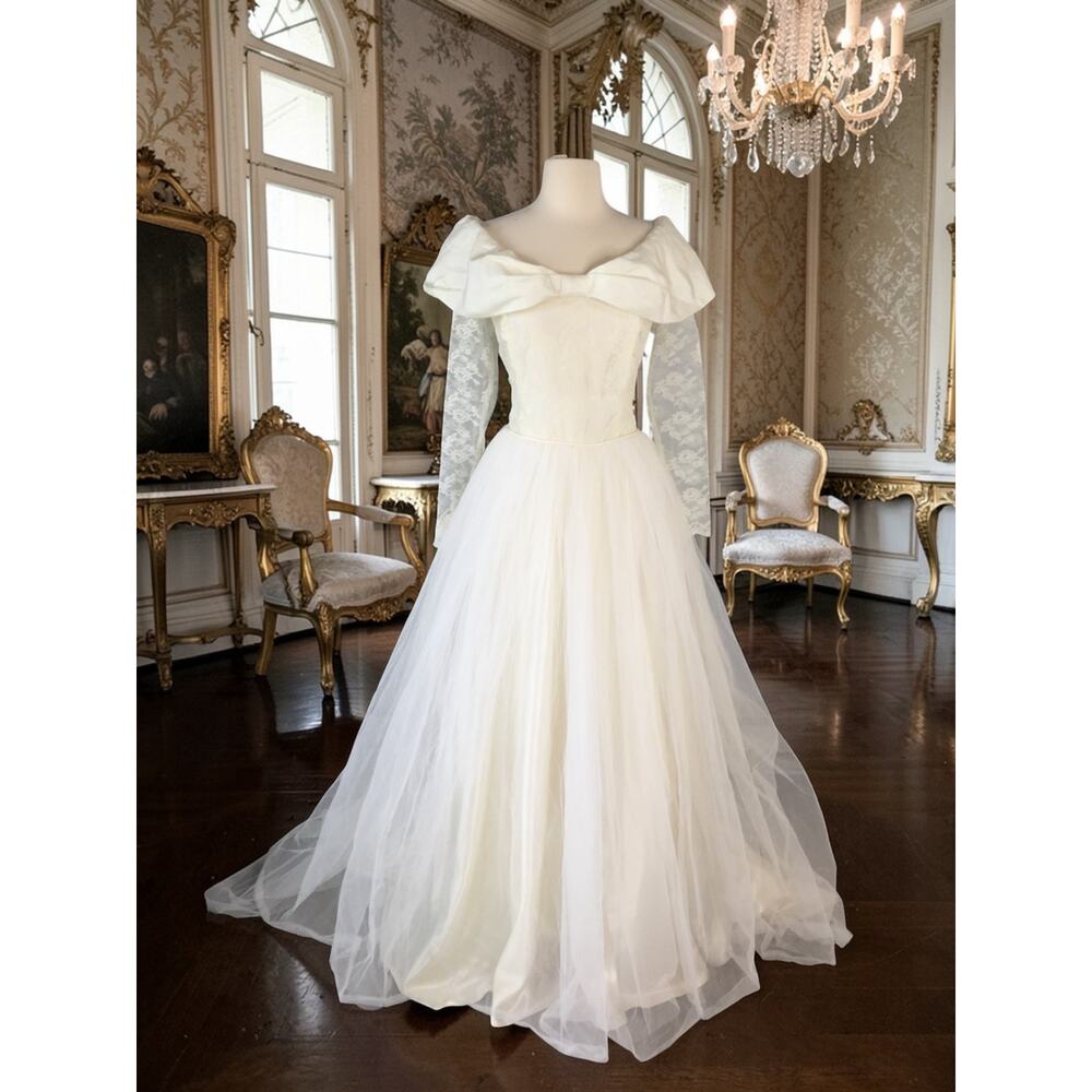 Vintage Off Shoulder Wedding Gown Ivory Tulle Lace Satin Full Skirt Romantic